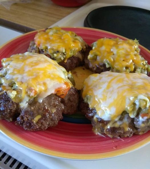 GREEN CHILE CHEESEBURGER