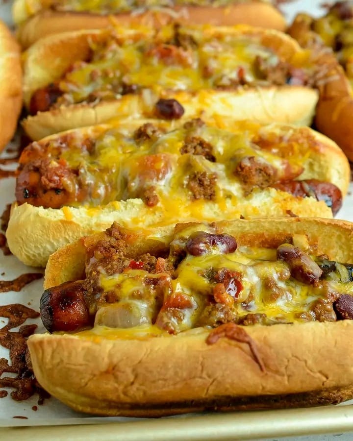 BEST CHILI CHEESE DOGS