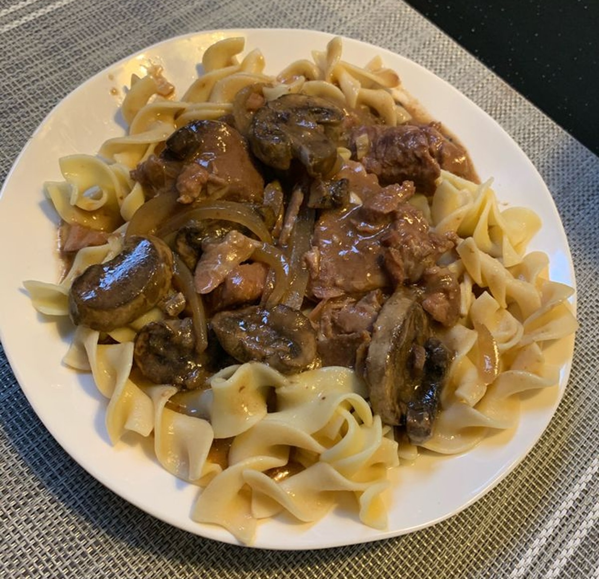 Crockpot Beef Tips & Gravy