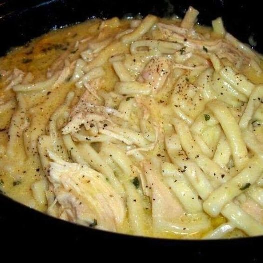 COMFORTING CHICKEN & NOODLES CROCK POT